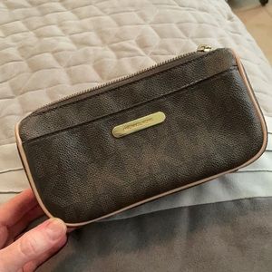 Michael Kors zip bag